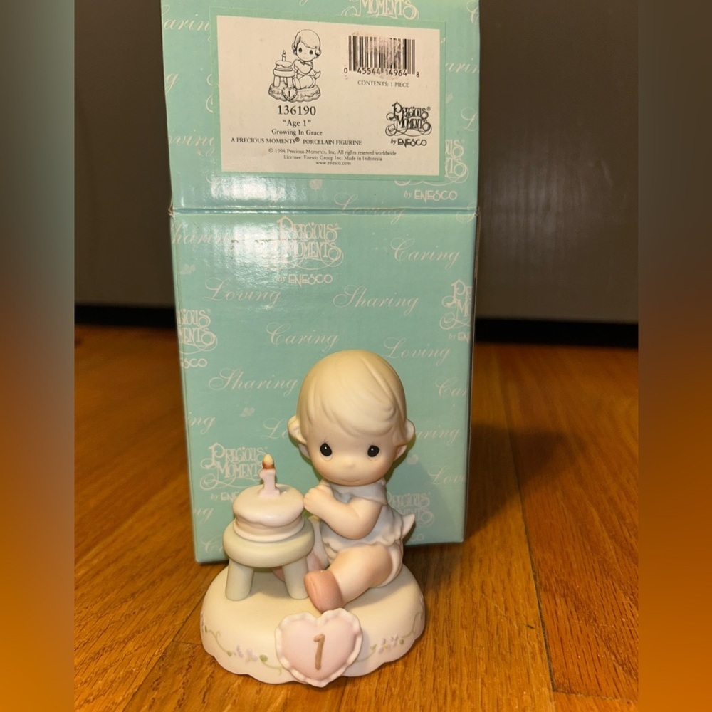 New precious moments "growing up grace”
Collection figures